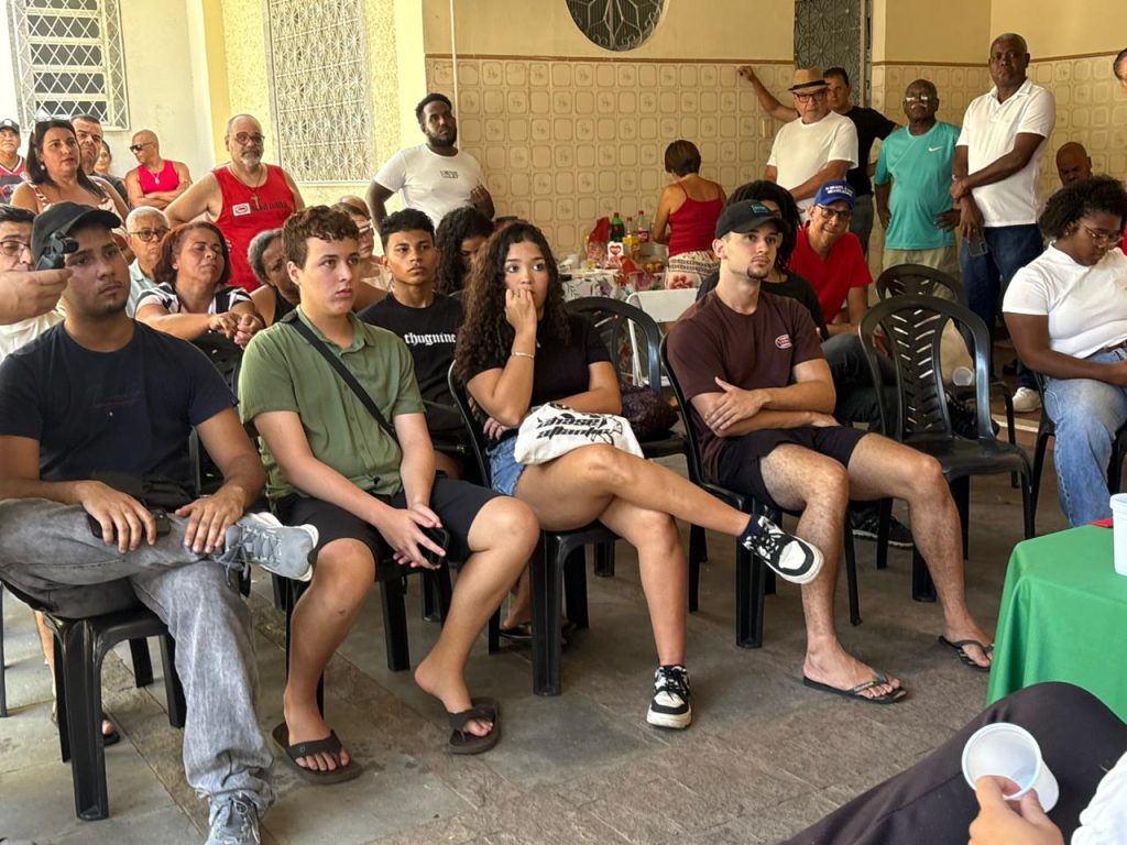 Juventude da Zona Oeste cobra campus definitivo da Uerj em encontro no Instituto de Projetos Socioambientais (Iprosa)