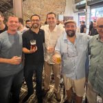 O prefeito Eduardo Cavaliere, secretários, vereadores e comerciantes da Rua da Cerveja