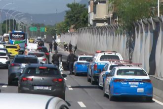 Linha Vermelha é fechada durante operação policial no Complexo da Maré