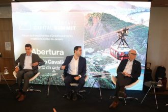 O primeiro painel do Rio Real Estate Capital Summit — Fórum de Investimentos e Desenvolvimento Imobiliário do Rio de Janeiro