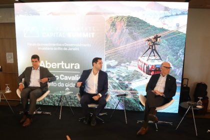 O primeiro painel do Rio Real Estate Capital Summit — Fórum de Investimentos e Desenvolvimento Imobiliário do Rio de Janeiro