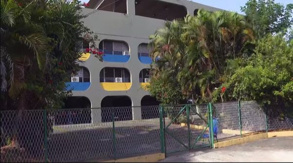 Polícia descarta hipótese de participação de alunos em explosão de bomba caseira no Ciep de Belford Roxo