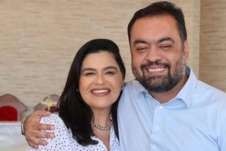 Bia Pacheco — irmã do atual presidente do Tribunal de Contas do Estado (TCE-RJ) — ao lado de Cláudio Castor