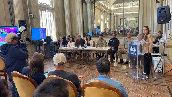 Representantes de blocos de carnaval e autoridades realizam primeira audiência na Câmara do Rio para debater organização da folia 48 Representantes de blocos de carnaval e autoridades realizam primeira audiência na Câmara do Rio para debater organização da folia