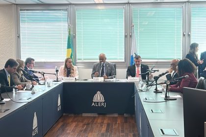 Jair Bittencourt (PL) em reunião da Comissão especial da Alerj para fiscalizar gastos