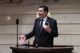 Vereador Paulo Messina apresenta projeto que cria o Código Municipal da Pessoa com TEA
