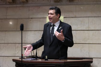 Vereador Paulo Messina apresenta projeto que cria o Código Municipal da Pessoa com TEA