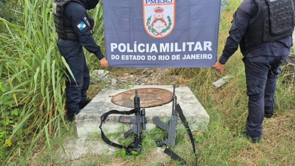 PM apreende fuzis e drogas em Vargem Pequena, Zona Oeste do Rio e em São Gonçalo