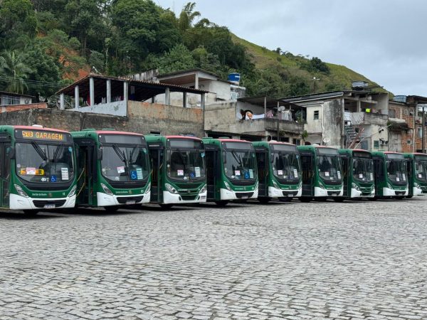 Operação retira 11 ônibus de circulação em Angra dos Reis por falhas graves de segurança e acessibilidade
