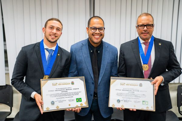 Guilherme Delaroli é homenageado em São Gonçalo e anuncia ajuda milionária para cidades atingidas por chuvas 58 Família Delaroli em São Gonçalo