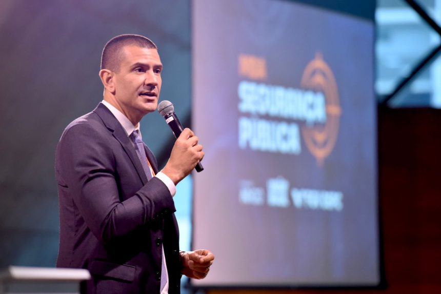 Douglas Ruas durante evento na FGV sobre segurança pública e lançamento de MBA promovido pelo União Brasil e Instituto Índigo.