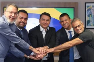 A chapa lançada em fevereiro, com Márcio Canella (União), Cláudio Castro (PL), Flávio Bolsonaro (PL), Douglas Ruas (PL) e Rogério Lisboa (PP)