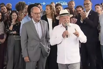 Lula discursou ao lado do governador em exercício Ricardo Couto durante agenda na Fiocruz, em Manguinhos