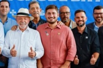 Miguel Alencar, vice-prefeito de Cabo Frio, ao lado do presidente Lula
