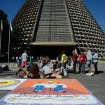 Corpus Christi e a tradição dos tapetes de sal diante da Catedral Metropolitana