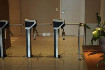 Catracas "fofoqueiras": registros serão usados para separar os servidores estaduais assíduos dos fantasmas