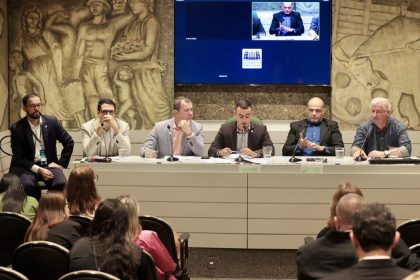 A revisão dos critérios de cálculo do IPTU foi tema de audiência na Câmara e Vereadires do Rio, com a participação de comerciantes e cidadãos.