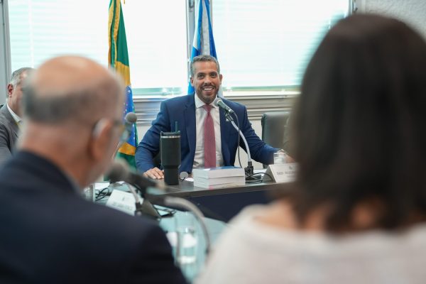 À espera do julgamento no STF sobre royalties do petróleo, deputados da Alerj vivem momento ‘raro’ de união