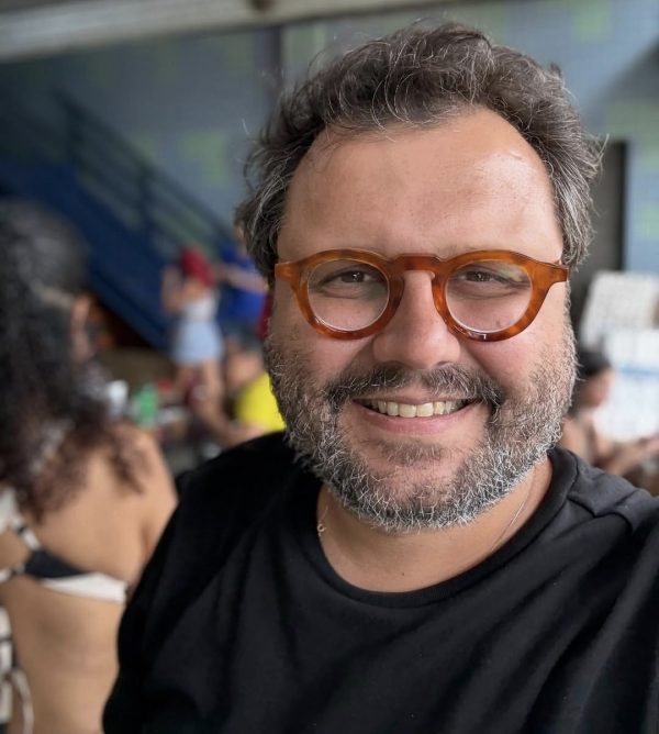 Feirinha Literária da Santa Rita recebe Thiago Gomide neste sábado no Beco das Sardinhas