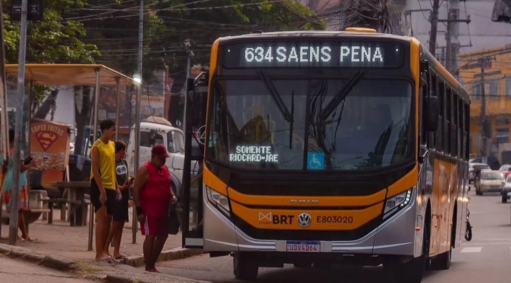 Rodoviários do Rio mantêm estado de greve; nova negociação é marcada para próxima quarta (22)