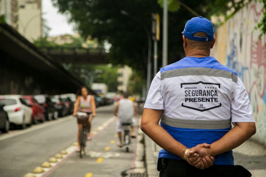 Agente da Operação Segurança Presente