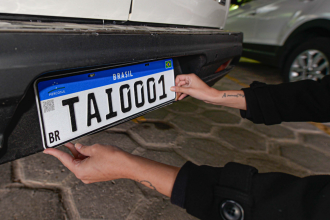 placa de carro após detecção de clonagem de veículos