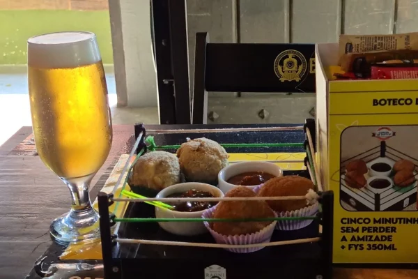 Pelos botequins, calçadas, esquinas e árvores do Grajaú