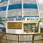 O ex-prefeito Eduardo Paes é um dos convidados da entrega de medalhas Pedro Ernesto ao Colégio Santo Agostinho, no Leblon.
