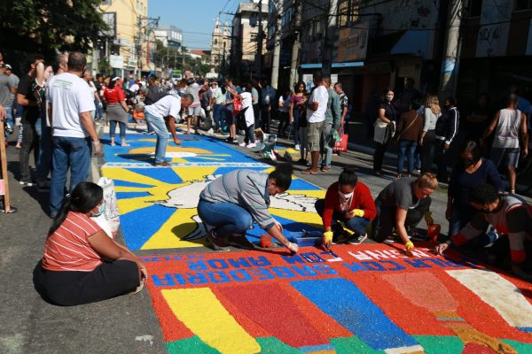 Às vésperas do feriado de Corpus Christi, Alerj reconhece Tapete de Sal de São Gonçalo como patrimônio imaterial do estado 58 Tapete de sal de Corpus Christi de São Gonçalo