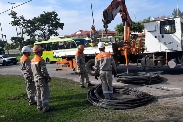 Criminosos abandonam 600 metros de cabos da Light após ação policial na Barra da Tijuca
