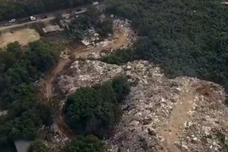 Lixão irregular próximo à comunidade do Outeiro, em Jacarepaguá