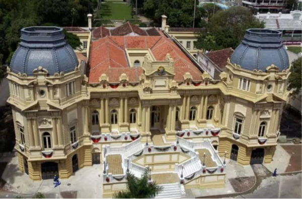 Casa Civil do estado: exonerações batem nomeações com corte em massa na FIA e novas contratações no Detran-RJ 48 O Palácio Guanabara, em Laranjeiras, sede do Governo do Estado do Rio de Janeiro, e da Secretaria de Casa Civil
