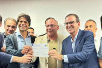 Marcelo Magno, prefeito de Arraial do Cabo