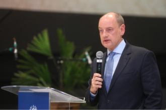 governador em exercício Ricardo Couto