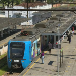 trensrj, trem passando pela estação