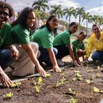 Prefeito Eduardo Cavaliere durante o início das obras da horta de Madureira