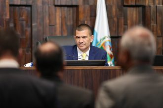 Durante seu discurso, o presidente da Alerj rebateu declarações recentes do governador interino, desembargador Ricardo Couto, que criticou a criação da comissão especial