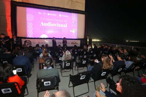 Com verba federal, governo do estado do Rio destina R$40 milhões para ampliar rede de cinemas no interior e investir em produções do setor audiovisual 52 Evento no Museu da Imagem e do Som (MIS), em Copacabana