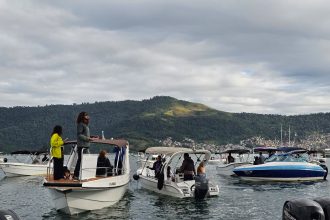 Barqueata na Vila do Abraão marcou o quinto dia seguido de protestos contra a taxa de turismo em Angra