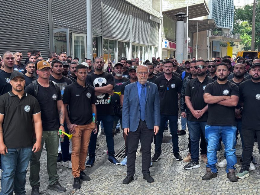 Deputado Luiz Paulo se reuniu com aprovados da PMERJ e voltou a defender a convocação de cerca de 3 mil candidatos que aguardam nomeação desde o concurso de 2023