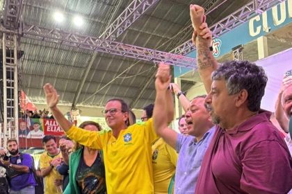 O ex-prefeito Eduardo Paes em evento em São Gonçalo com aliados