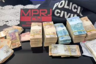 Dinheiro apreendido na casa de Val Ceasa