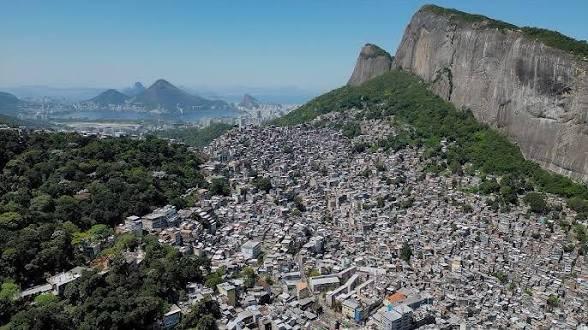 Prefeitura publica contratos de financiamento de mais de R$ 560 milhões para urbanização da Rocinha e do Complexo do Alemão