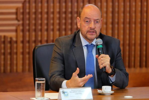 Ricardo Couto afirma que Comissão da Alerj que fiscaliza gastos dos Três Poderes é uma 'afronta a autonomia' 48 Ricardo Couto criticou comissão da Alerj e defendeu a autonomia entre os Três Poderes