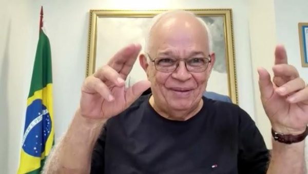 Escanteado pelo irmão, Samuel Malafaia continua em campo, apoiado por pastores e colegas deputados