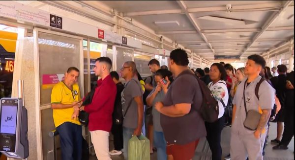 Greve dos rodoviários: Prefeitura do Rio garante circulação de 68% da frota do BRT, mas passageiros relatam espera de até 2h