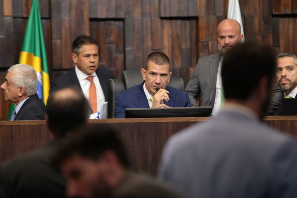 A 'volta' do triênio: Alerj aprova Adicional de Desenvolvimento Funcional (ADF) para servidores estaduais 48 Alerj aprova o Adicional de Desenvolvimento Funcional (ADF) para servidores estaduais
