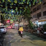Rua embandeirada e com asfalto pintado em Copacabana: Copa do Mundo 2026 gera febre coletiva até em quem não gosta de futebol