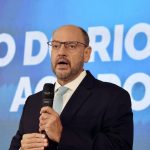 governador em exercício Ricardo Couto