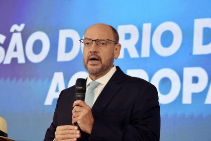 governador em exercício Ricardo Couto